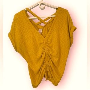 No Boundaries women’s gold cropped top size XXL